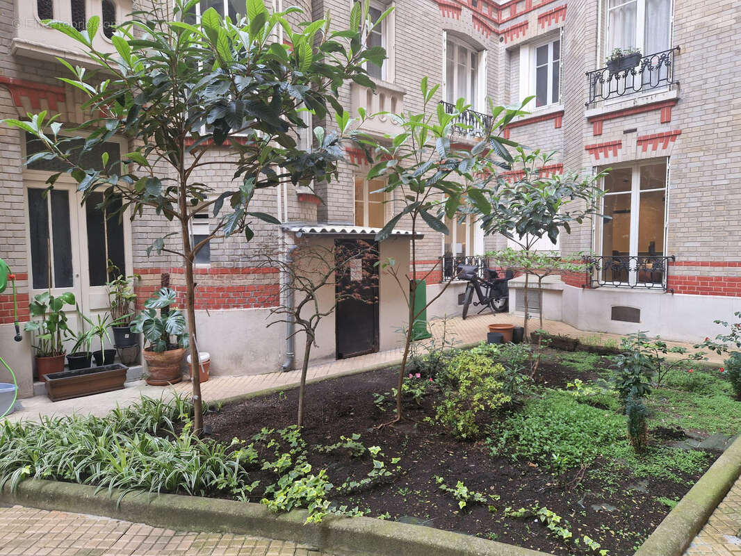 Appartement à PARIS-17E