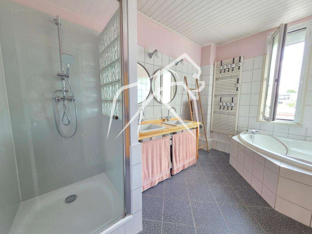 Maison à LE PETIT-QUEVILLY