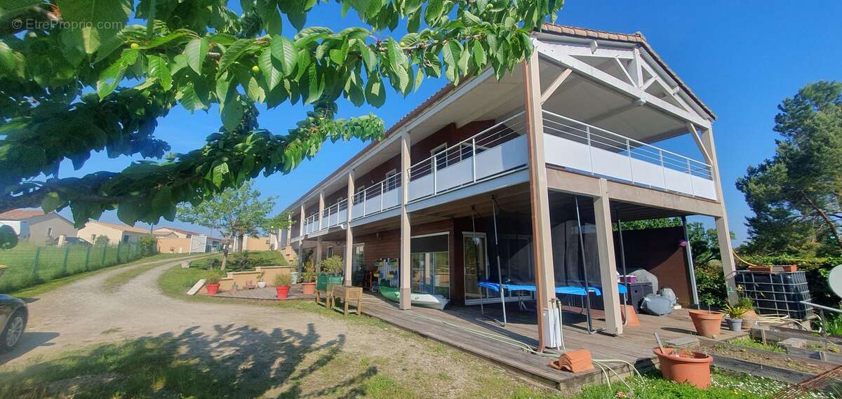 Appartement à SAINT-SATURNIN