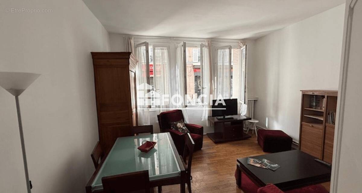 Appartement à PARIS-17E