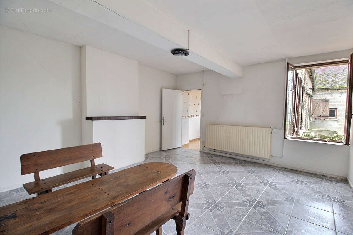 Maison à MAROLLES-SOUS-LIGNIERES