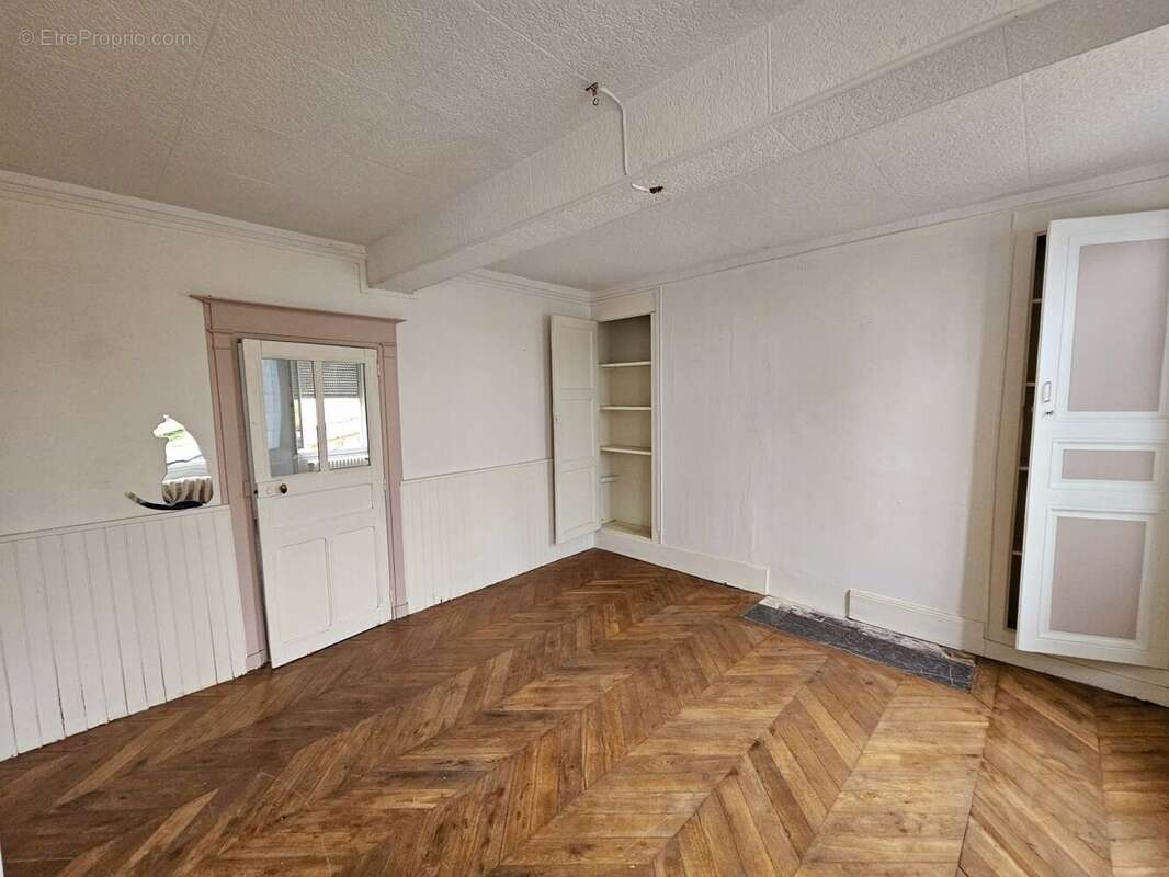 Appartement à PONT-SUR-YONNE