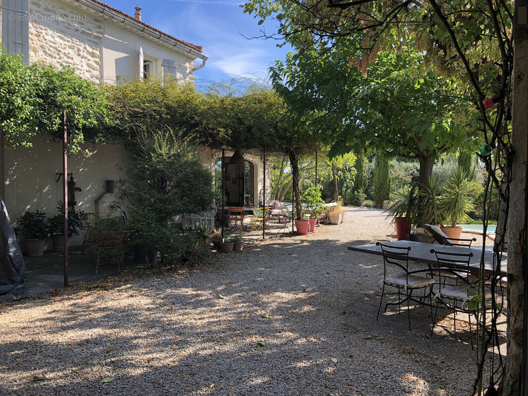 Maison à CAMARET-SUR-AIGUES