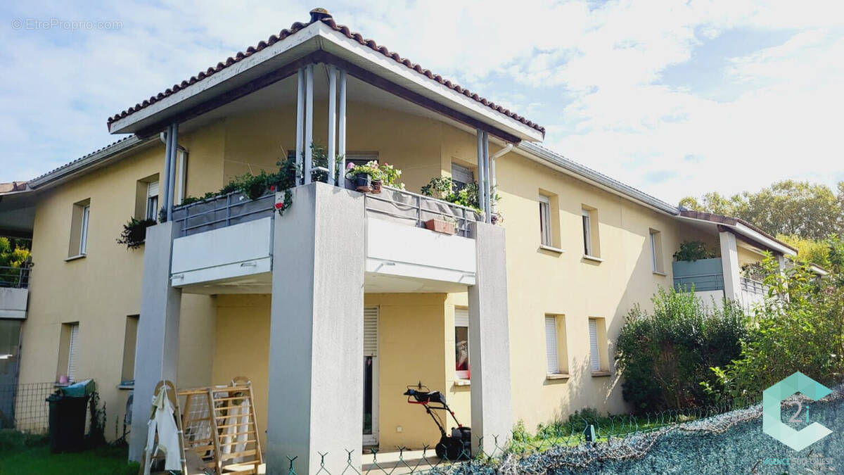 Appartement à CAZERES