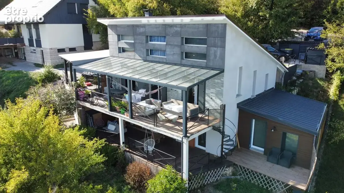 Photo Maison à Montfaucon au prix de 395 000€