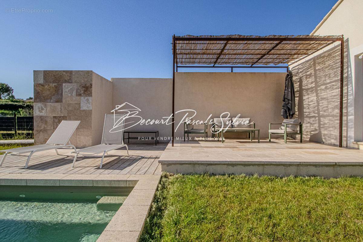 Maison à SAINT-SATURNIN-LES-APT