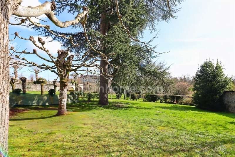 Maison à MAGNAC-LAVAL