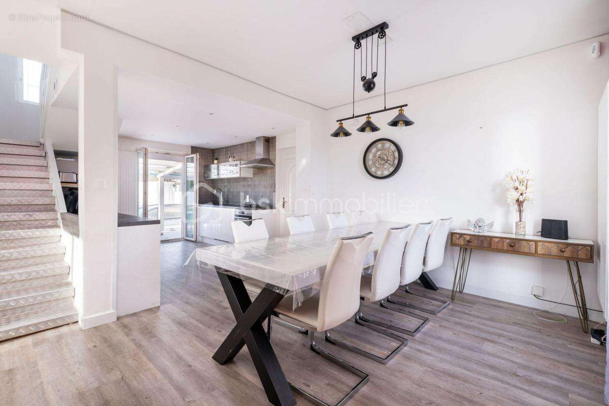 Maison à PUSIGNAN