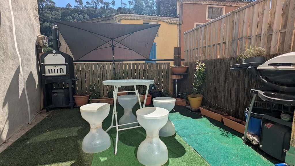 Appartement à ENTRECASTEAUX