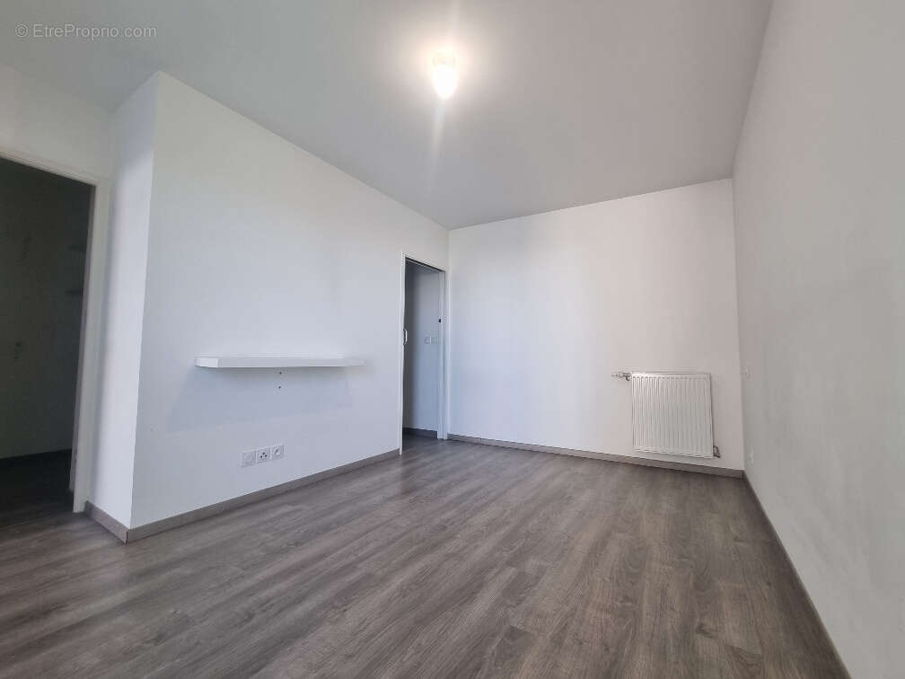 Appartement à BEAUZELLE