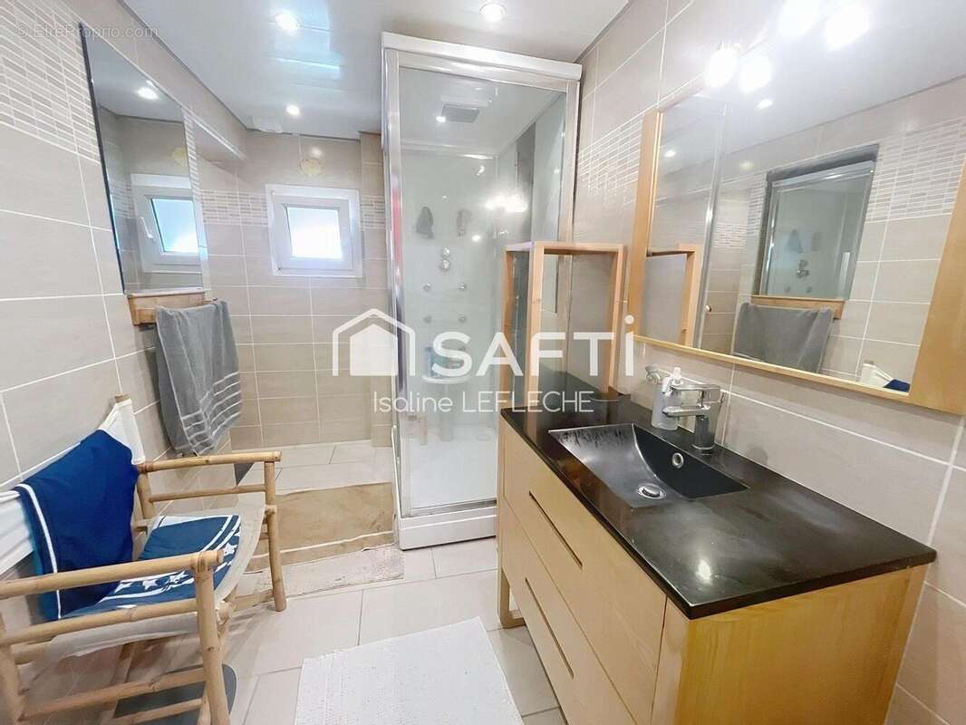 Photo 8 - Maison à COMBLES