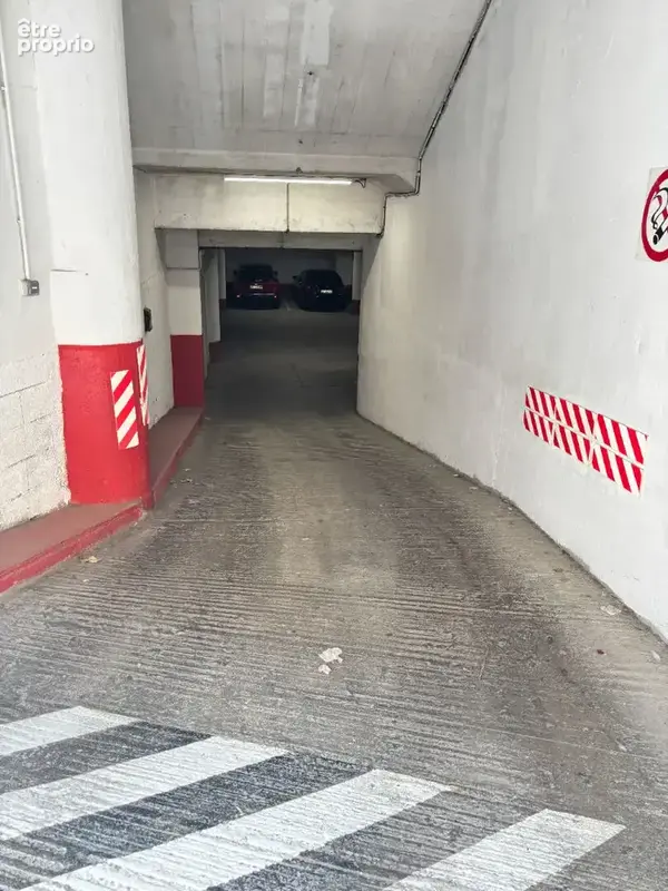 GARAGE / PARKING - Béziers - 671 m2 - photo 3