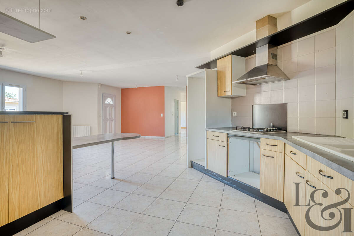 Maison plain-pied 3 chambres à Sainte-Livrade-sur-Lot - photo 8