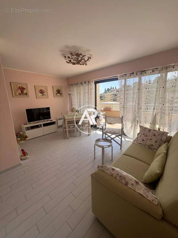 Appartement à ROQUEBRUNE-CAP-MARTIN