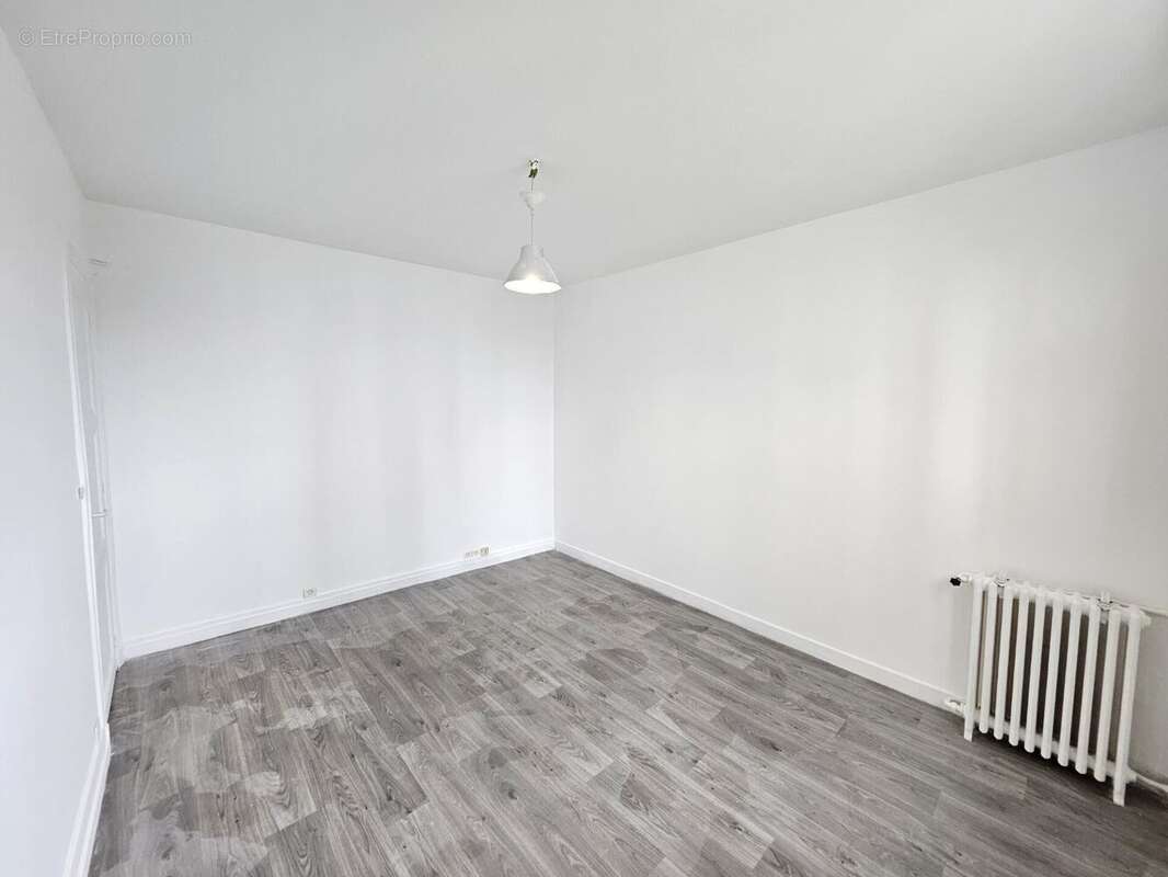 Photo 6 - Appartement à AUBERVILLIERS