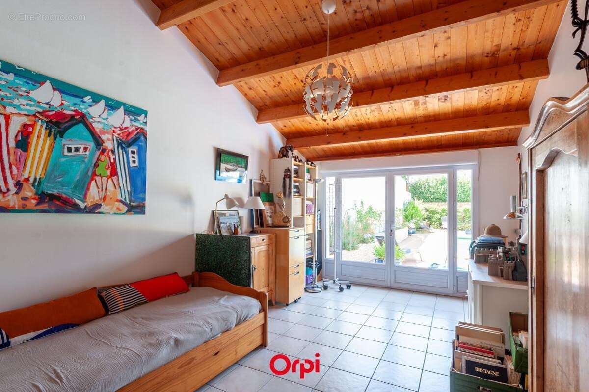 Nieul sur Mer - Maison plain-pied 153 m² - 4 chambres - garage - piscine - photo 7