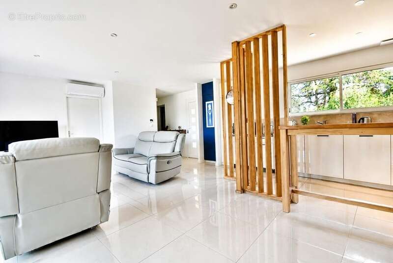 Minzac (Dordogne) maison plain pied 3  chambres + garage et jardin - photo 5