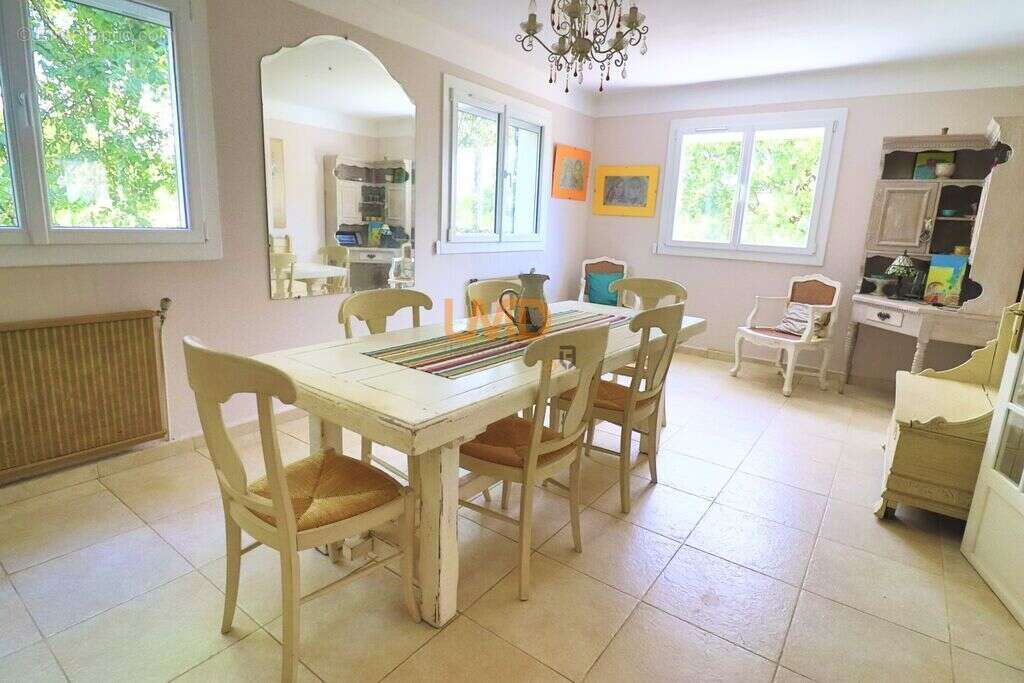 Maison à SAINT-MAXIMIN-LA-SAINTE-BAUME