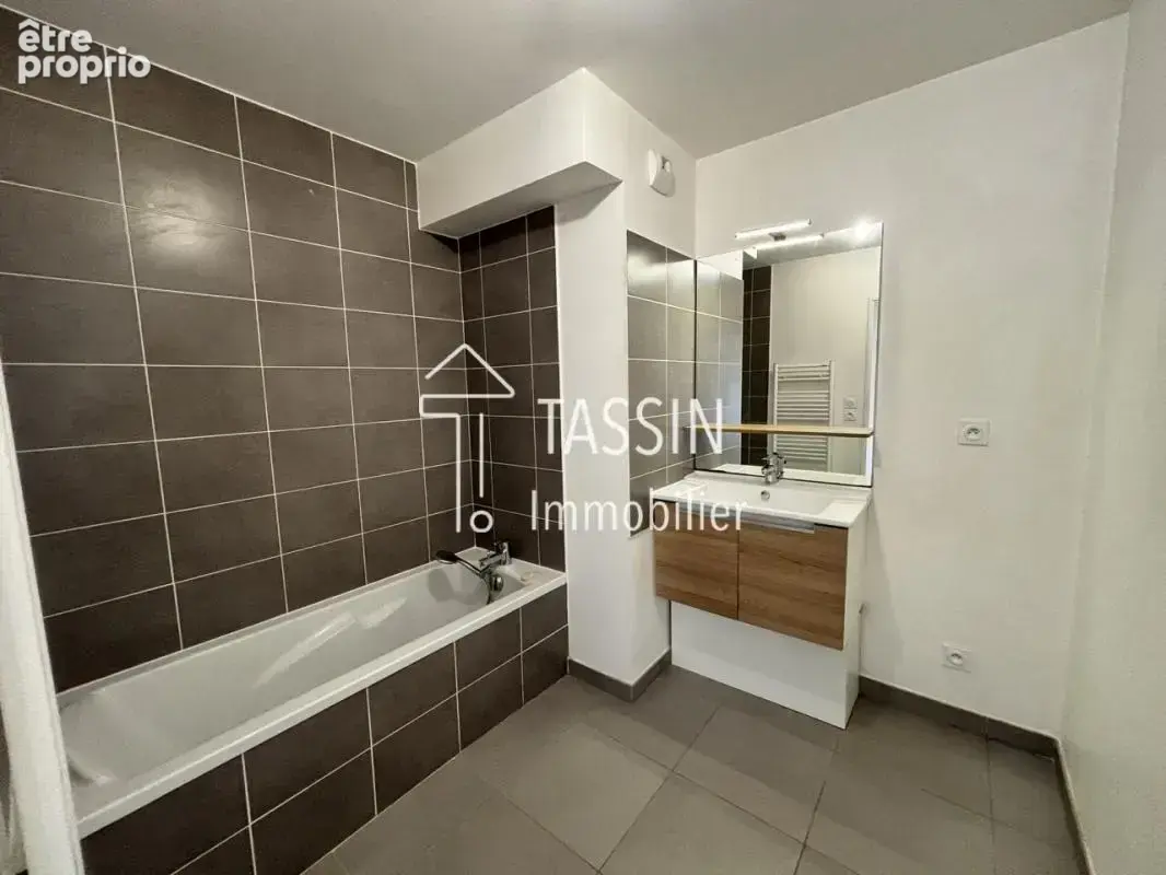 Tassin - Appartement T3 avec garage - photo 8