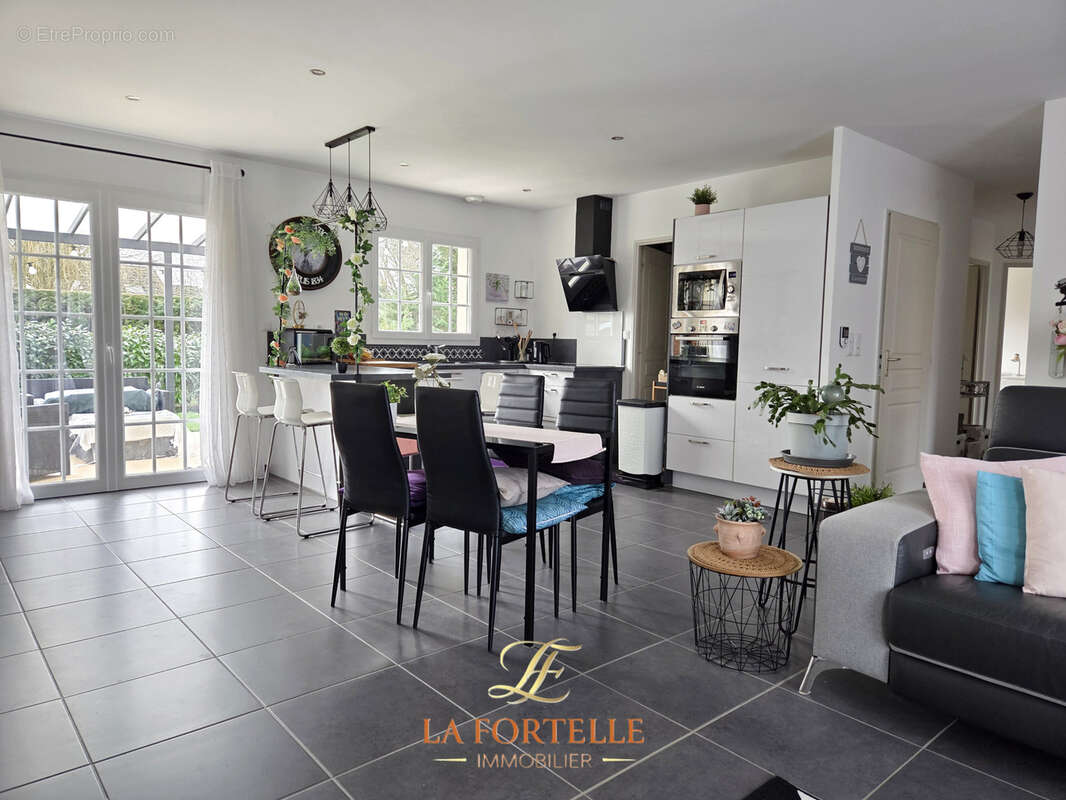Maison à IVRY-LA-BATAILLE