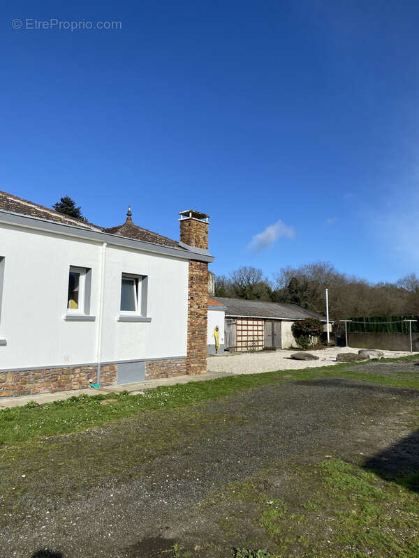 Challans - viager occupe d'une maison 3 chambres avec dependances - photo 3