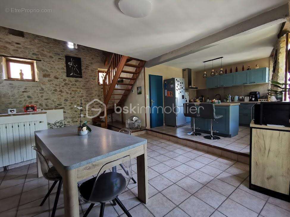 Maison à VALLON-PONT-D&#039;ARC