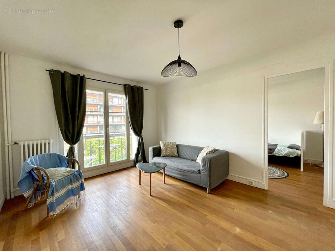 Appartement à CHARENTON-LE-PONT