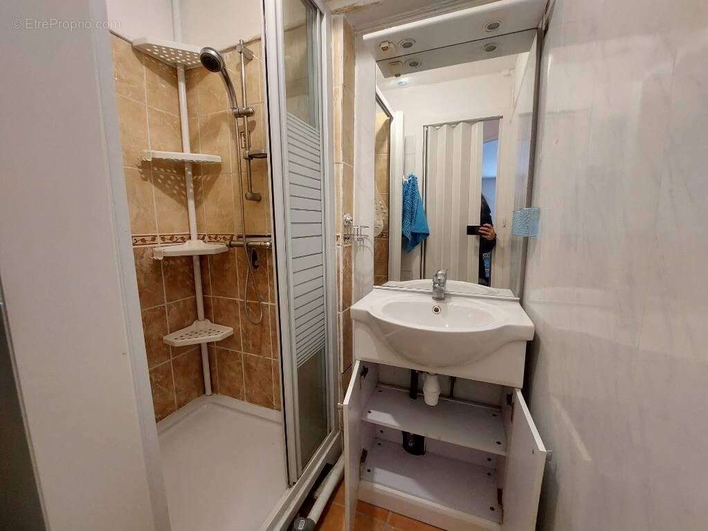 Appartement à DONVILLE-LES-BAINS