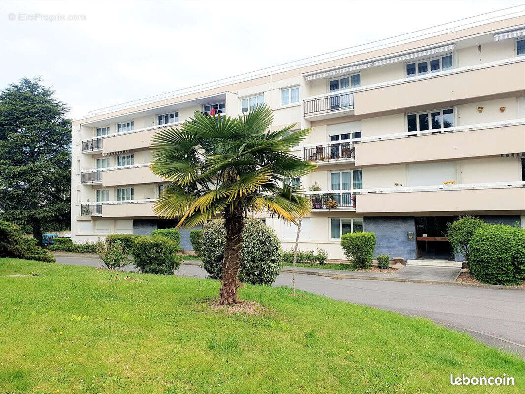 5 PIECES - 3 ou 4 chambres - cave et parking - RER - Résidence fermée - photo 12