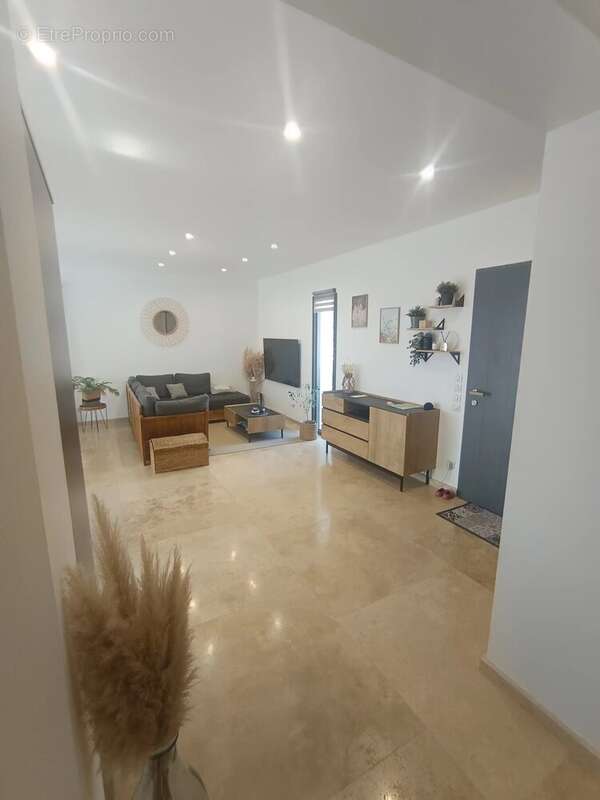 Maison à PELISSANNE