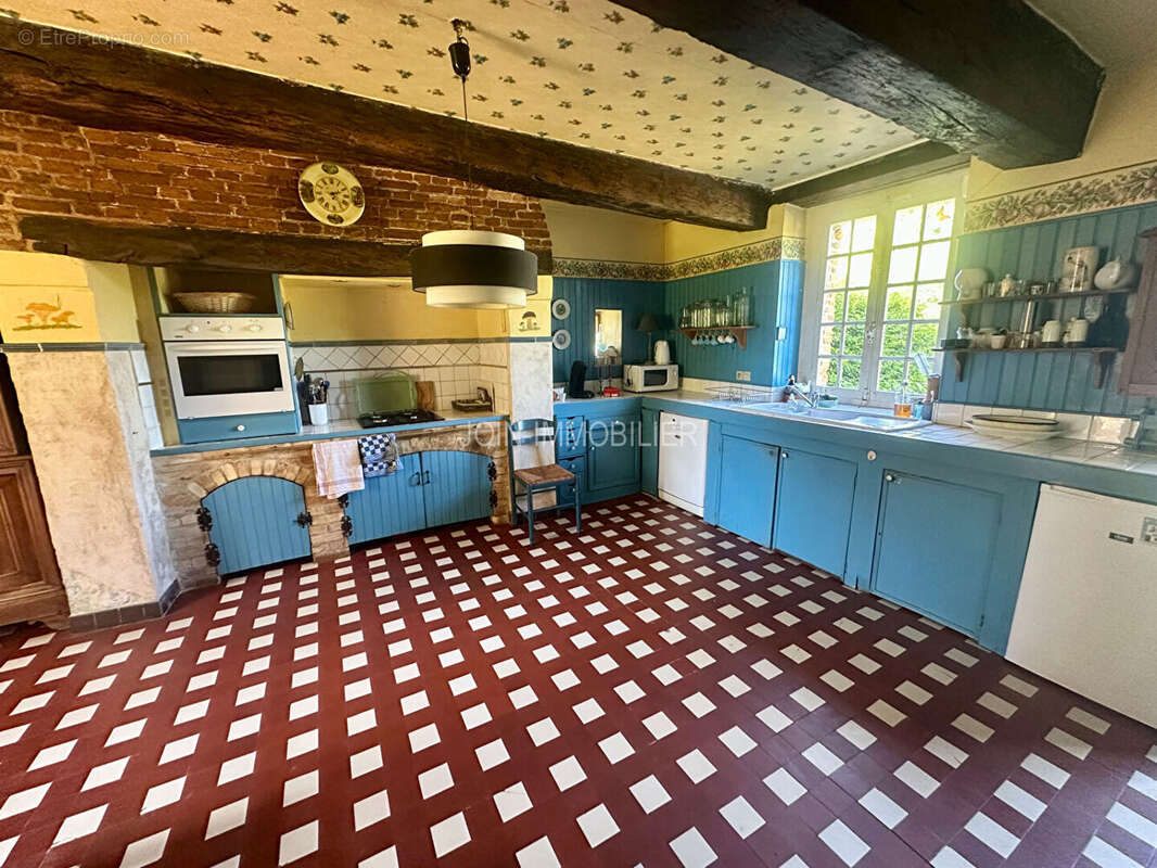 Maison à BAILLY-EN-RIVIERE
