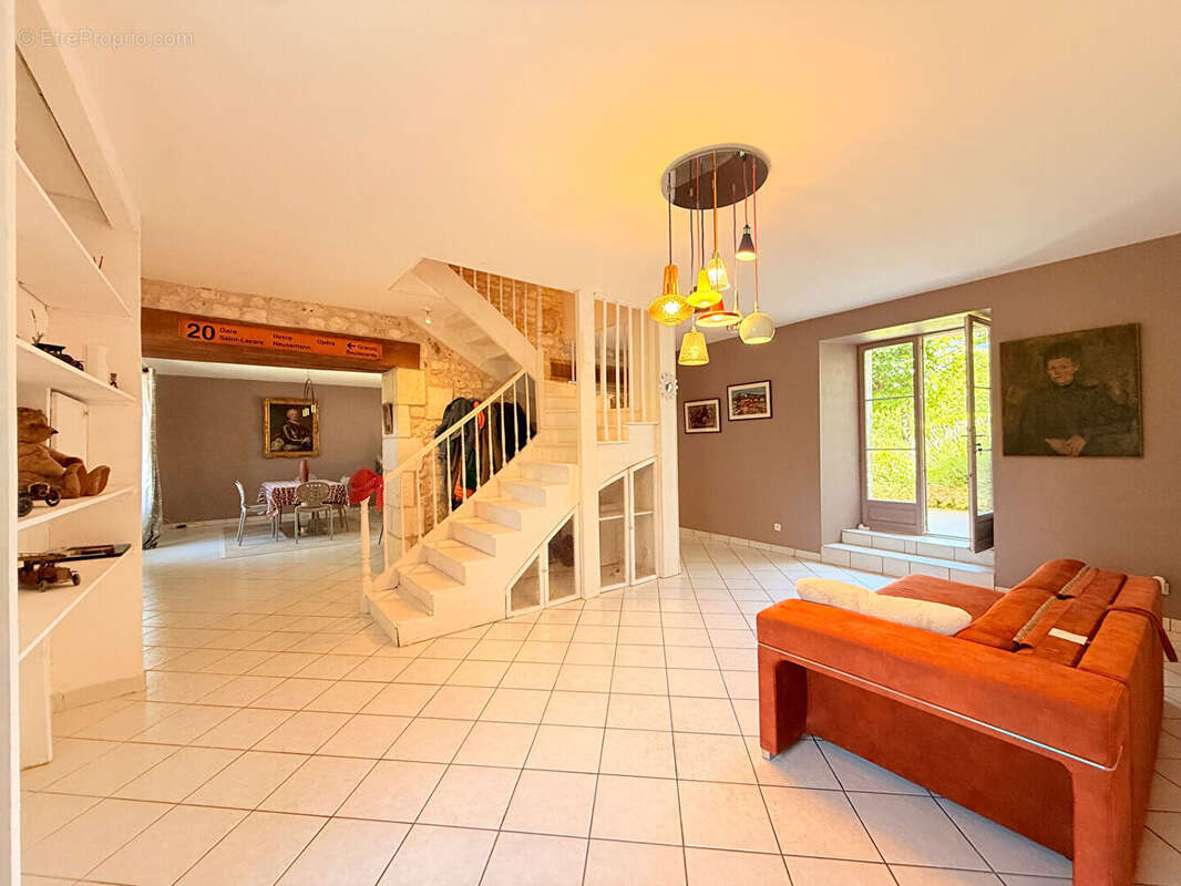 Maison à CHARRAS