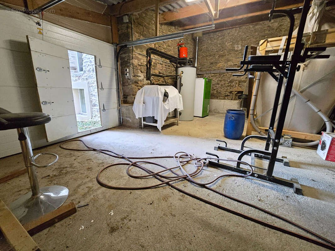 Maison + 2 Garages - Salmiech - photo 17