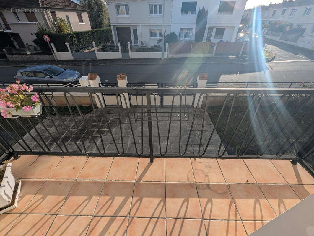 Maison à MONTGIVRAY