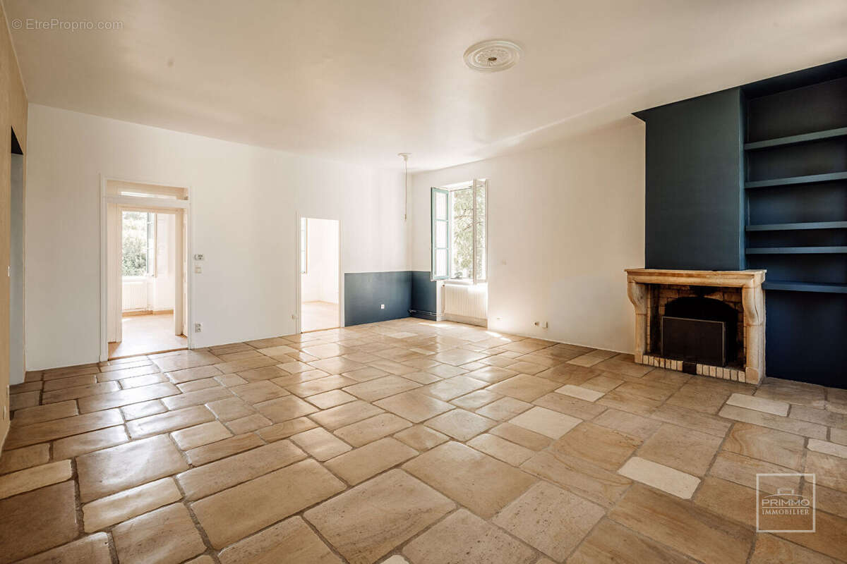 Appartement à GENAY