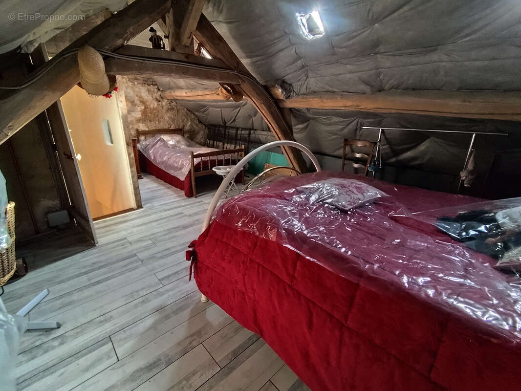 Maison à LE CHEVAIN