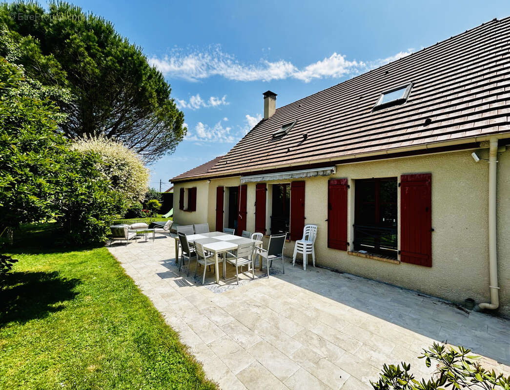 Maison à CRECY-LA-CHAPELLE