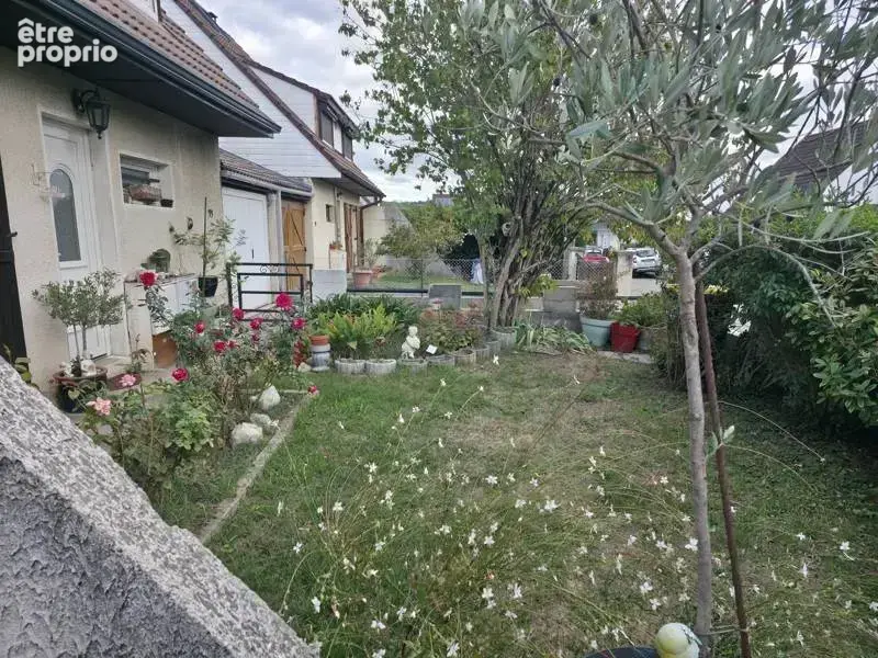 Maison de 5 pièces principales - photo 1