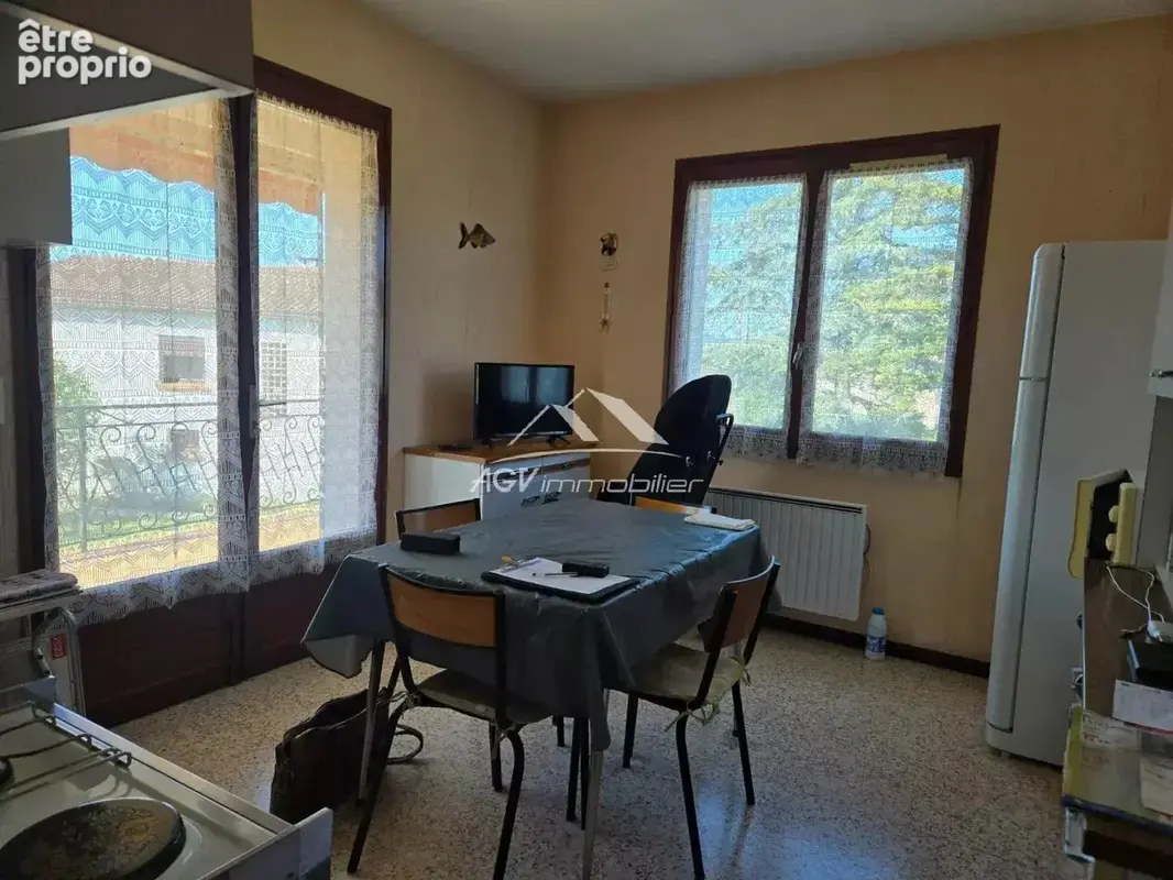 Au calme sur 1252 m² de terrain clos,165m² habitable, 2 logements - photo 8