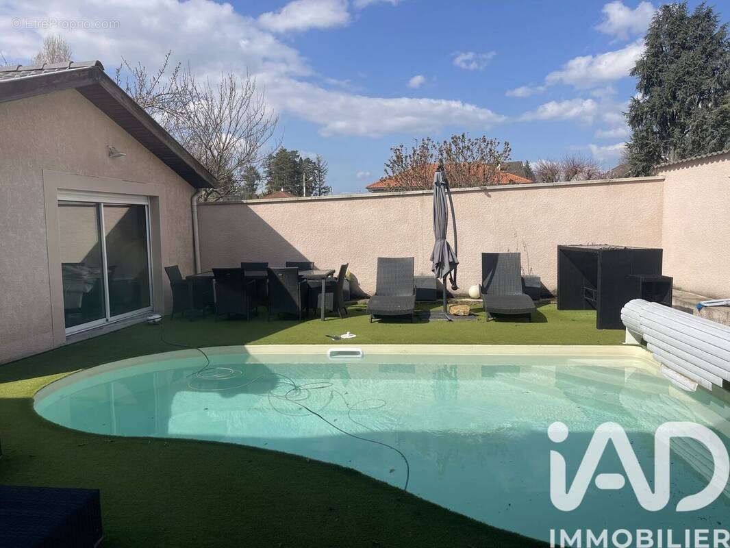 Photo 1 - Maison à MONTROND-LES-BAINS