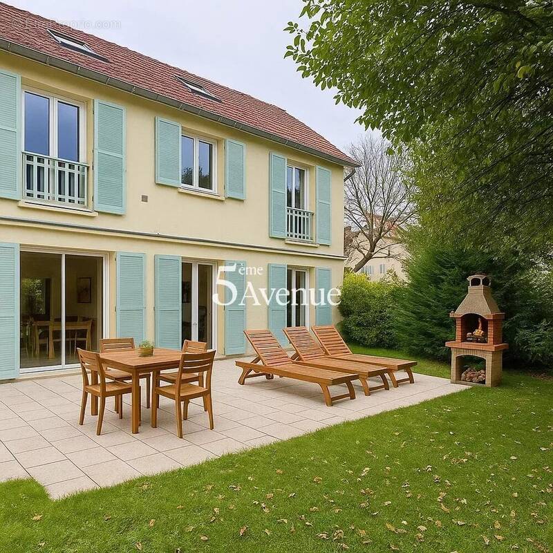 Maison à SAINT-MAUR-DES-FOSSES