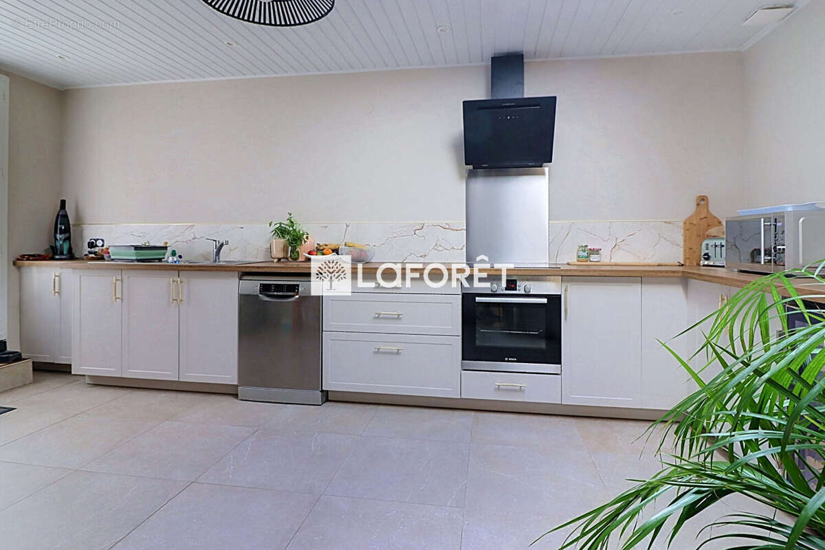 Maison de Bourg en pierre La Jarrie 5 pièces 112 m² - photo 12