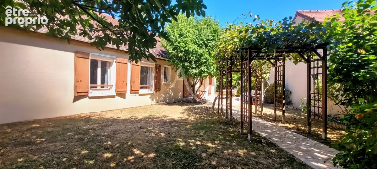 À vendre ! Charmante maison de plain-pied de 100 m² sur un beau terrain de 471 m². - photo 11