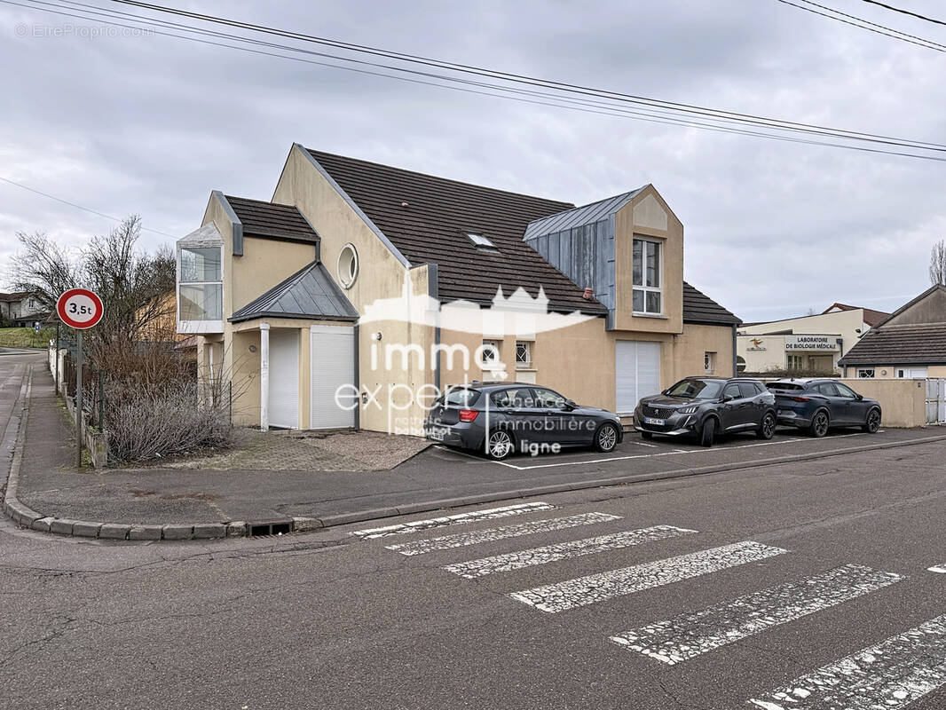 Commerce à MIRECOURT