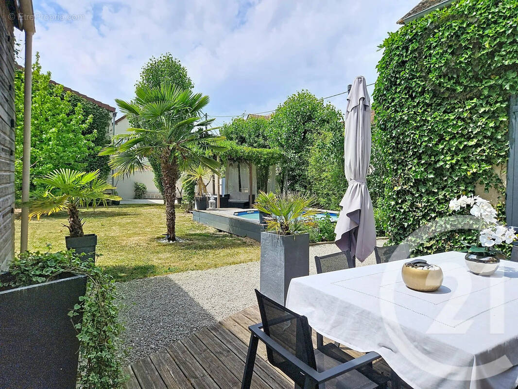 Maison à AUGY