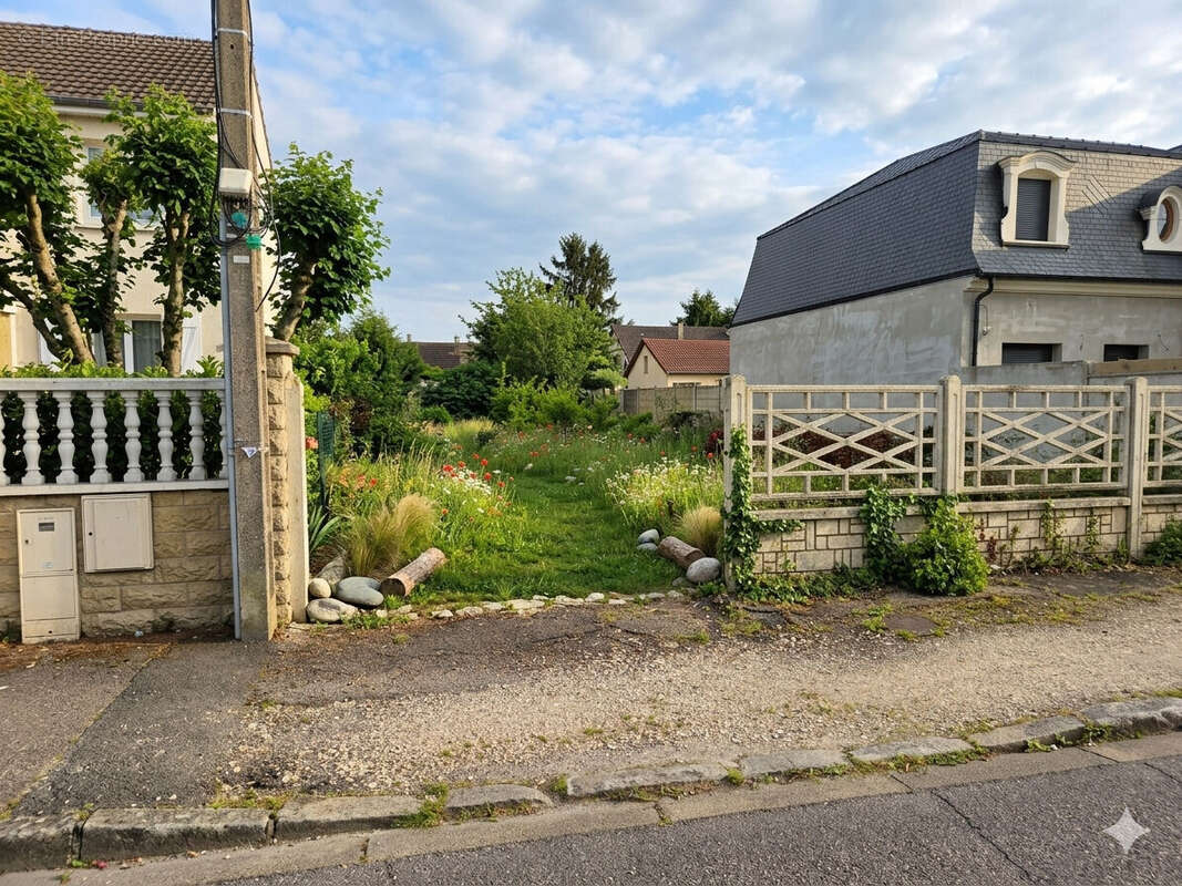 Terrain à bâtir idéalement situé. quartier les cottages à tremblay en france ! - photo 2