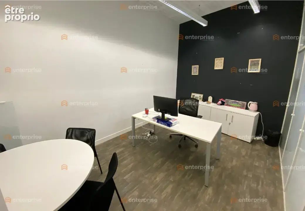 A vendre - bureaux rez-de-chaussee - 300m2 - lille hyper centre - photo 2