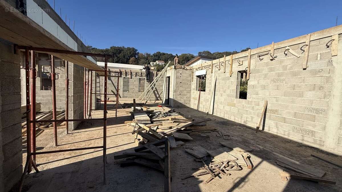 Maison à SANTA-LUCIA-DI-MORIANI