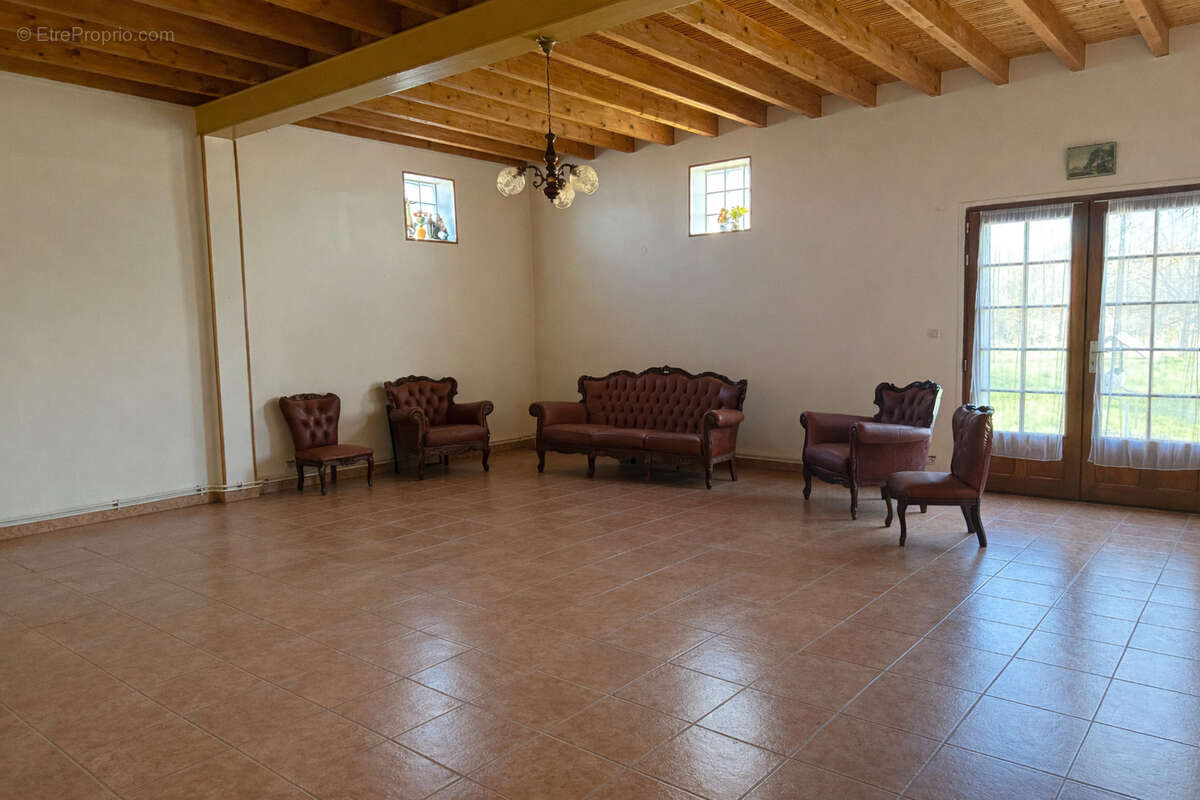Maison de campagne avec dépendance sur 14ha ! - photo 11