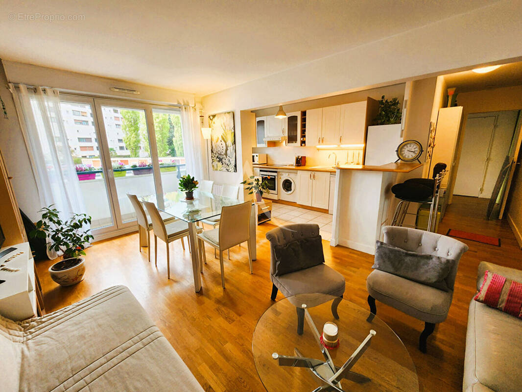 Appartement à FRESNES